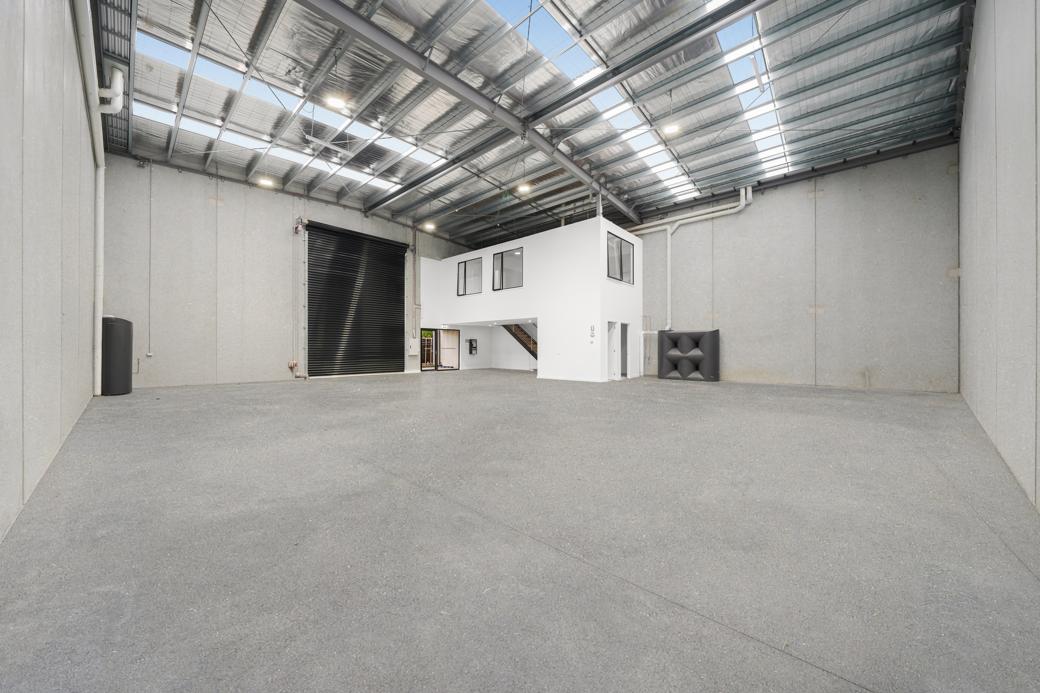 Wearhouse — image 5