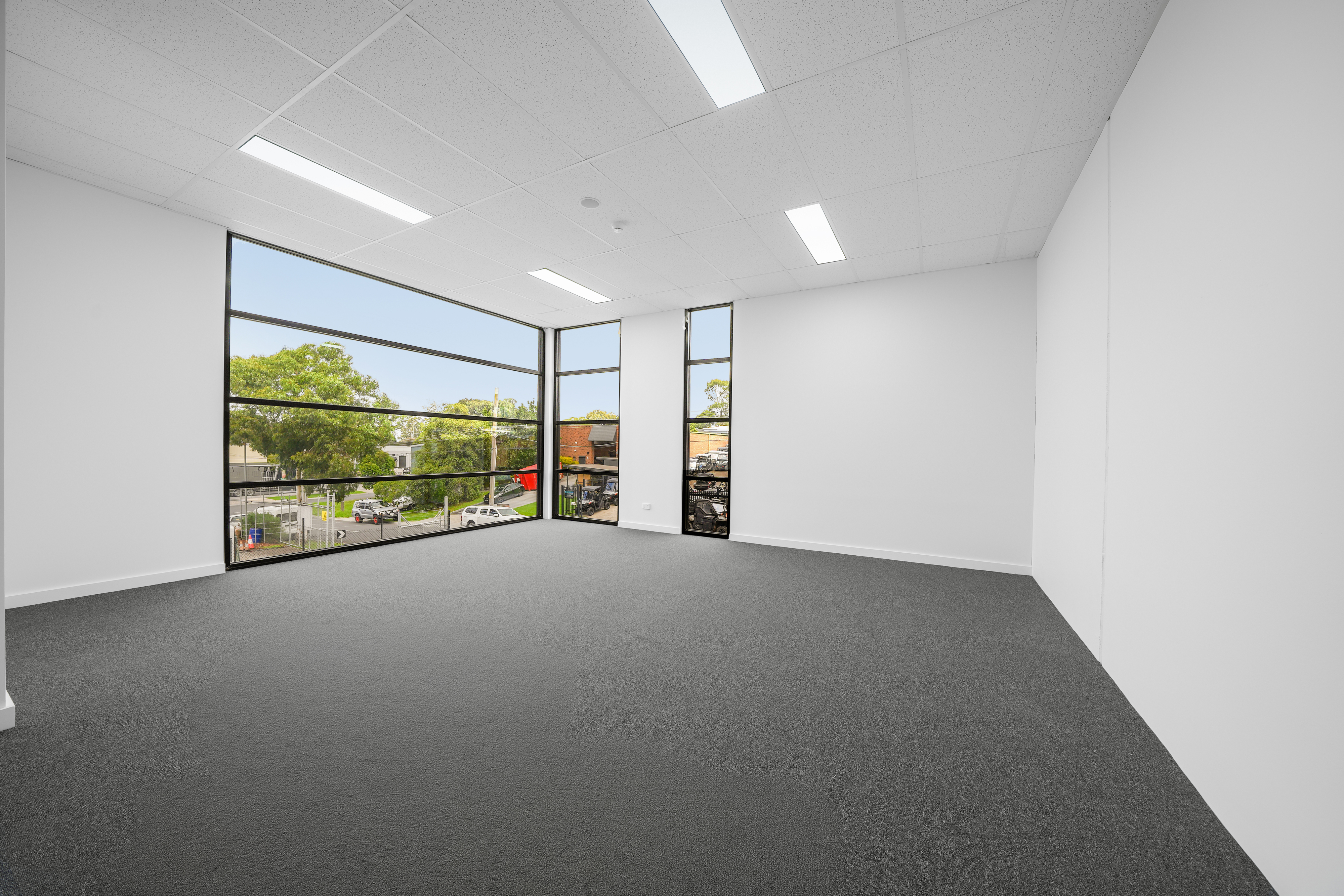 Wearhouse — image 11