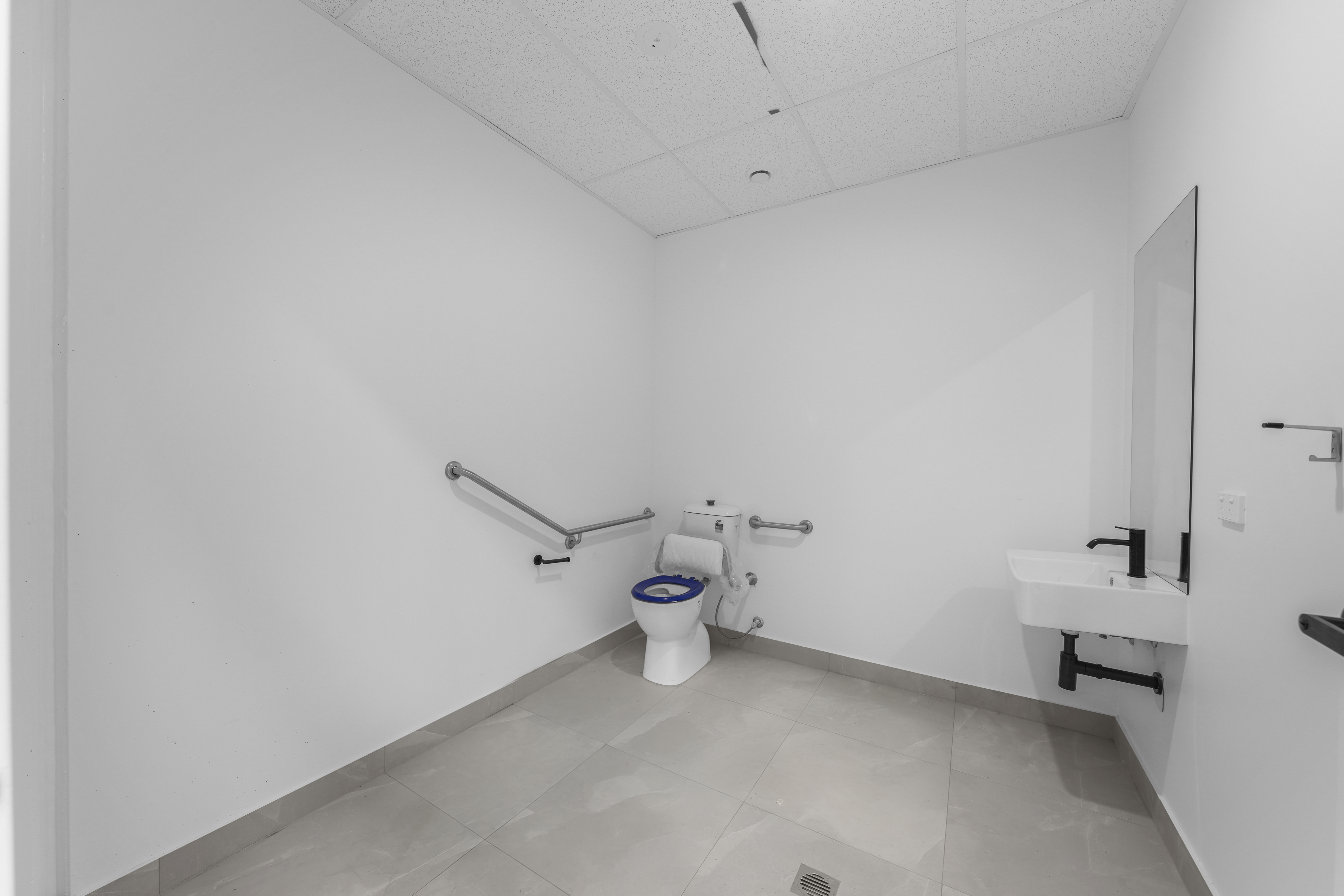 Warehouse — image 7