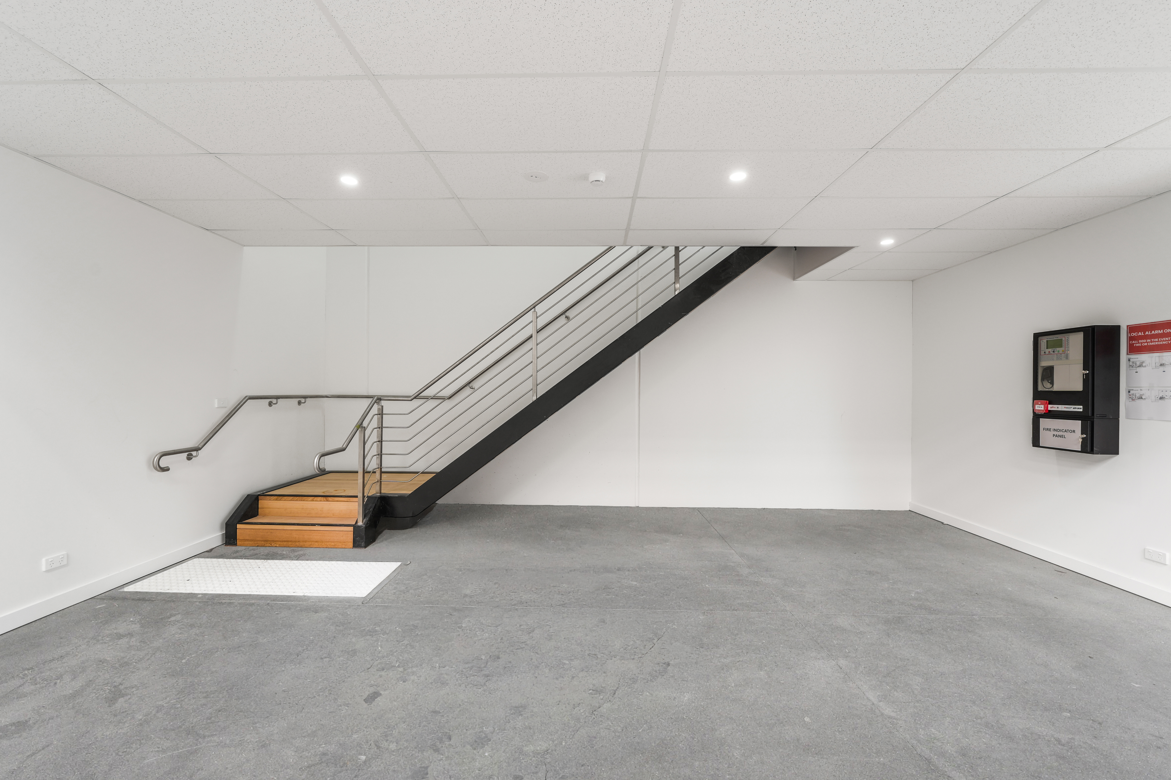 Warehouse — image 5